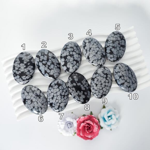 Snowflake Obsidian Palm Stone - Picture 8 of 9